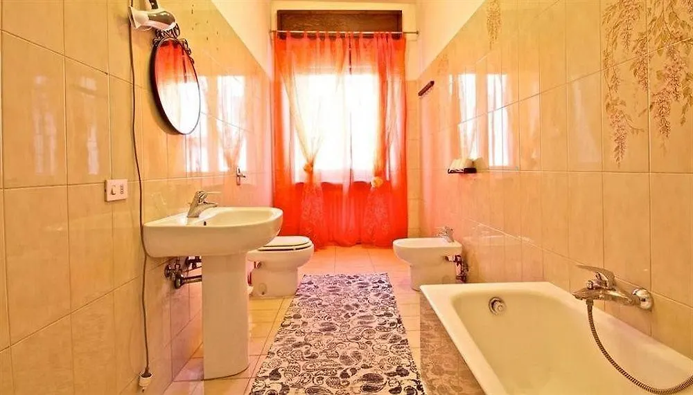***** לינה וארוחת בוקר מילאנו B&B Monteverdi Garden איטליה