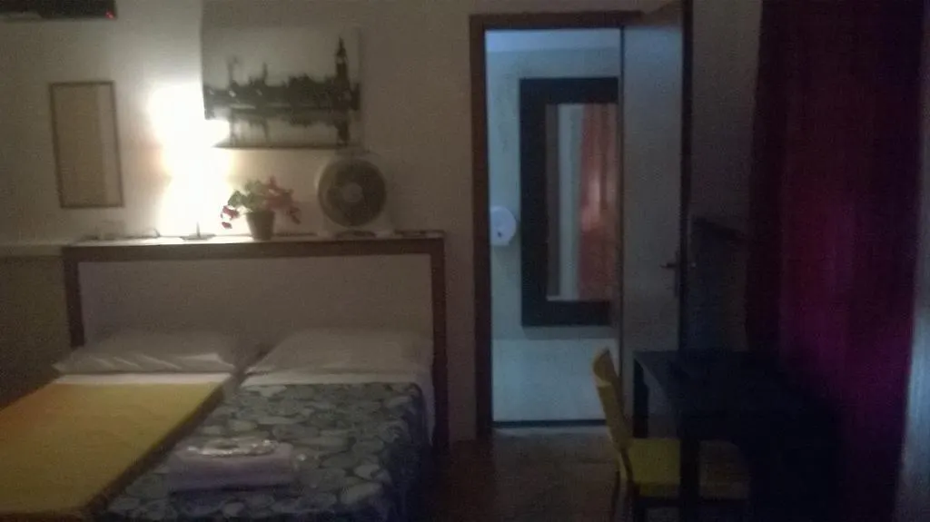 מילאנו B&B Monteverdi Garden לינה וארוחת בוקר