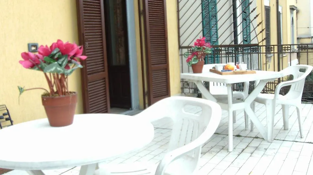 ***** לינה וארוחת בוקר מילאנו B&B Monteverdi Garden איטליה