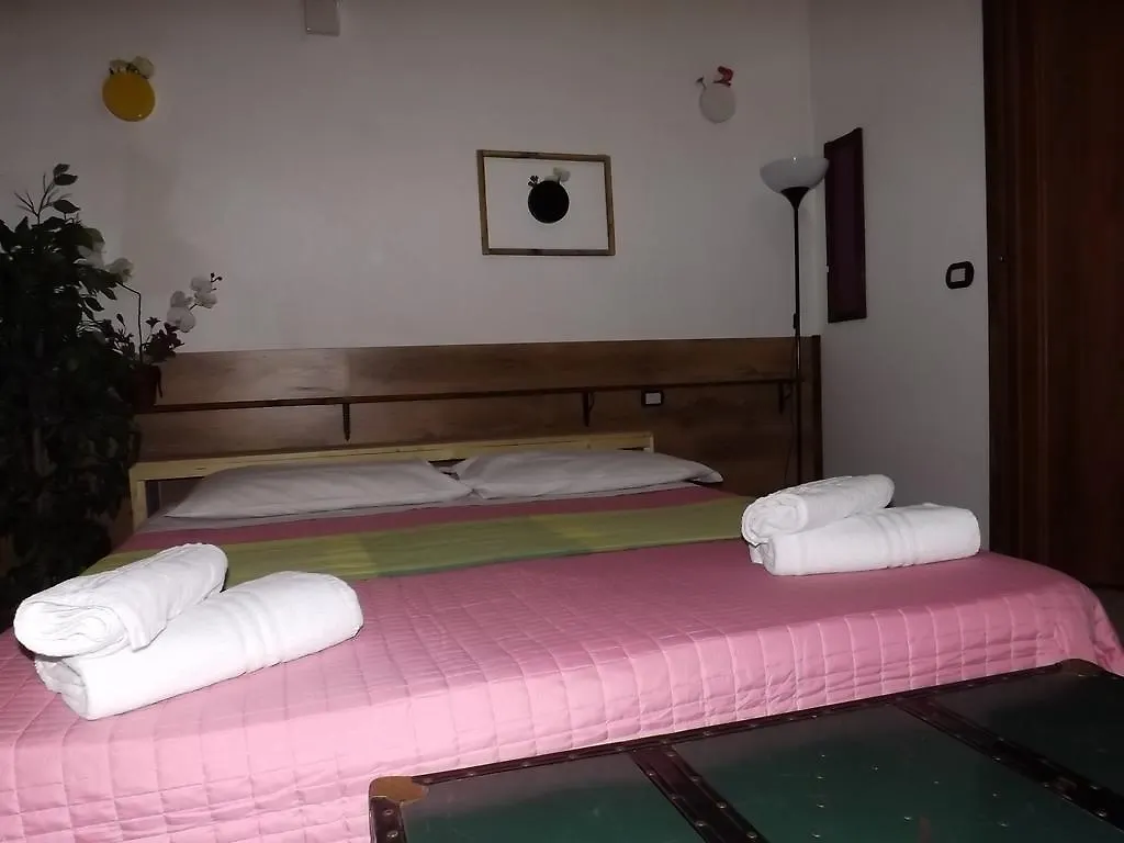 B&B Monteverdi Garden Milánó Panzió